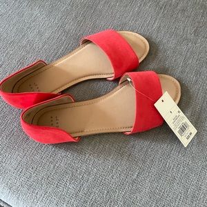 Women’s open toe flat